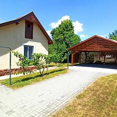 Tulipanos Haz * Balatonfůzfő